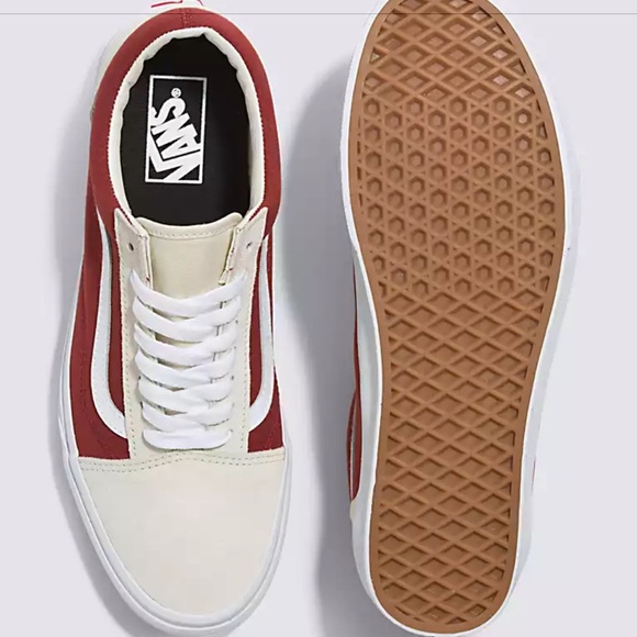 Vans Men’s Old Skool
Canvas/Suede Fired Brick
VN0007NTZHG
Sneakers - Picture 6 of 16